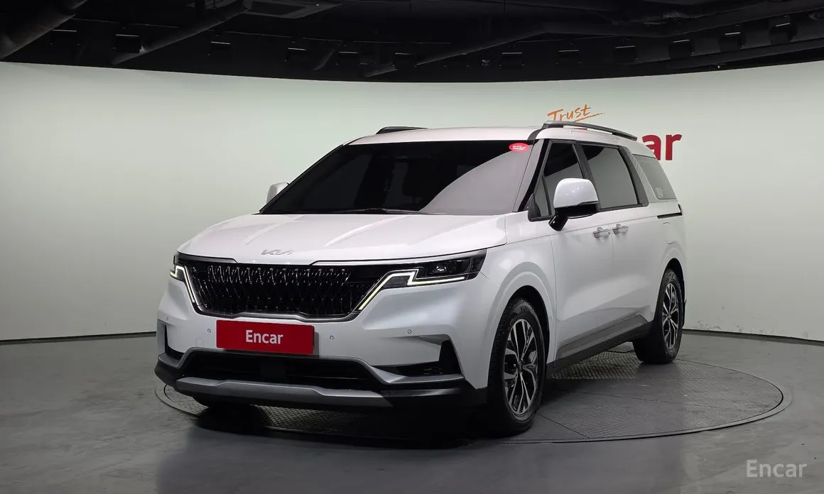 Фото 1 - Kia Carnival