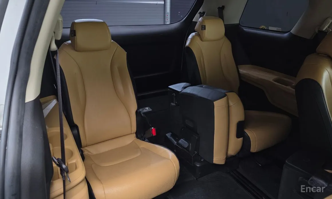 Фото 13 - Kia Carnival