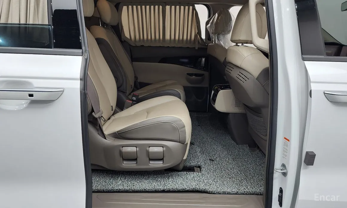 Фото 12 - Kia Carnival