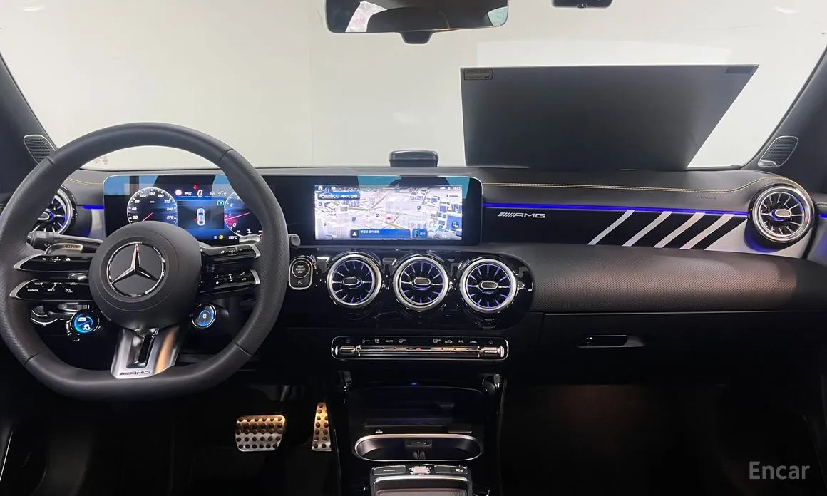 Фото 4 - Mercedes-Benz CLA-Class