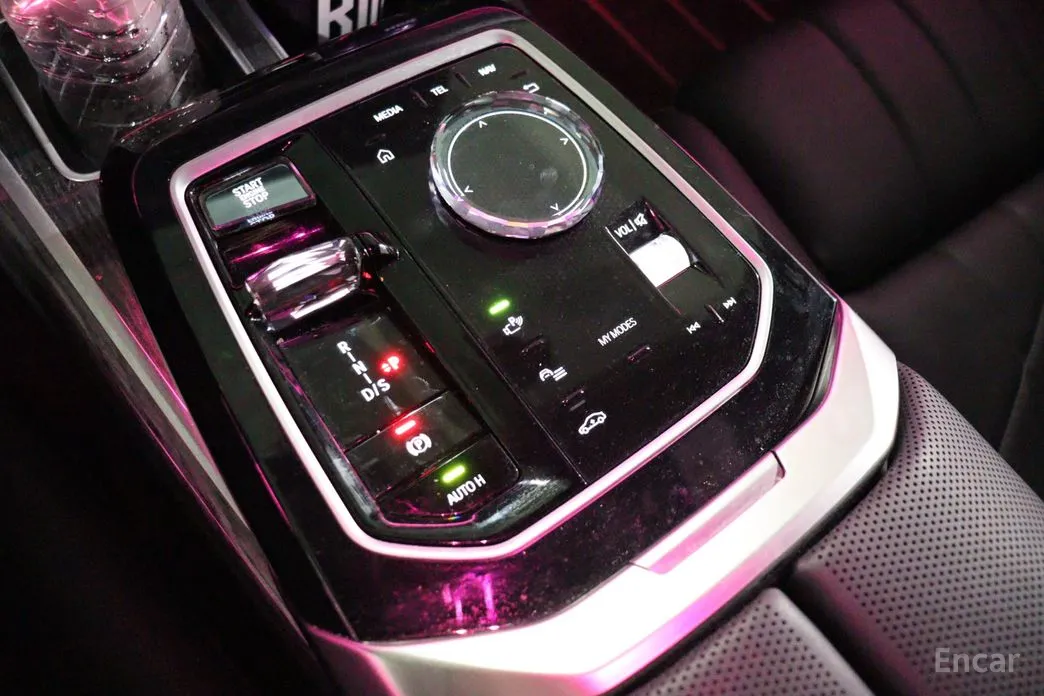 Фото 15 - BMW 7 Series