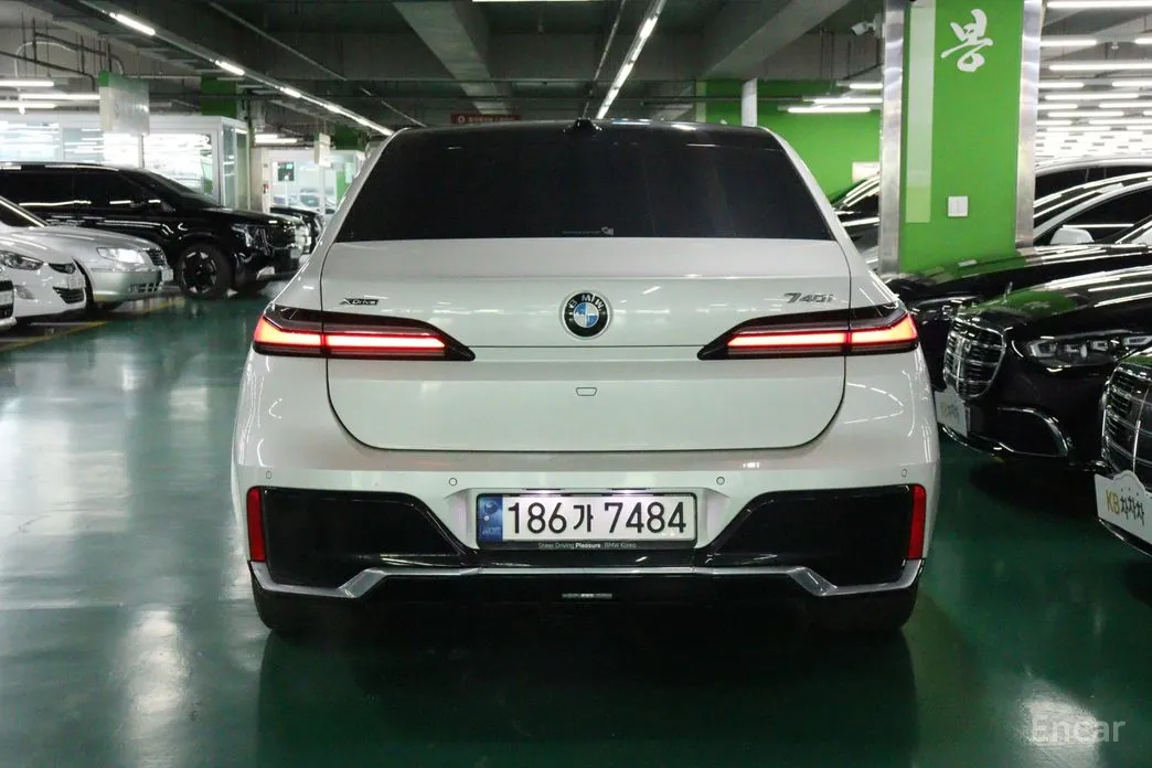 Фото 4 - BMW 7 Series