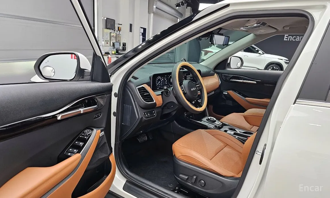 Фото 10 - Kia Seltos