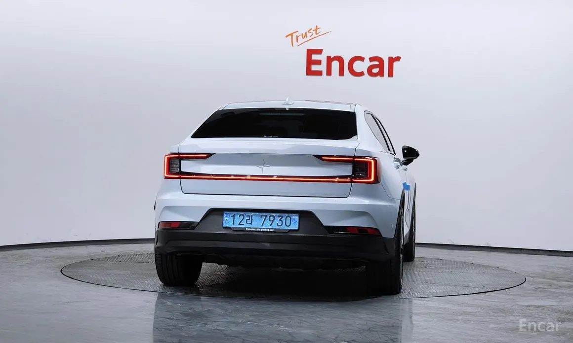 Фото 4 - Polestar 2