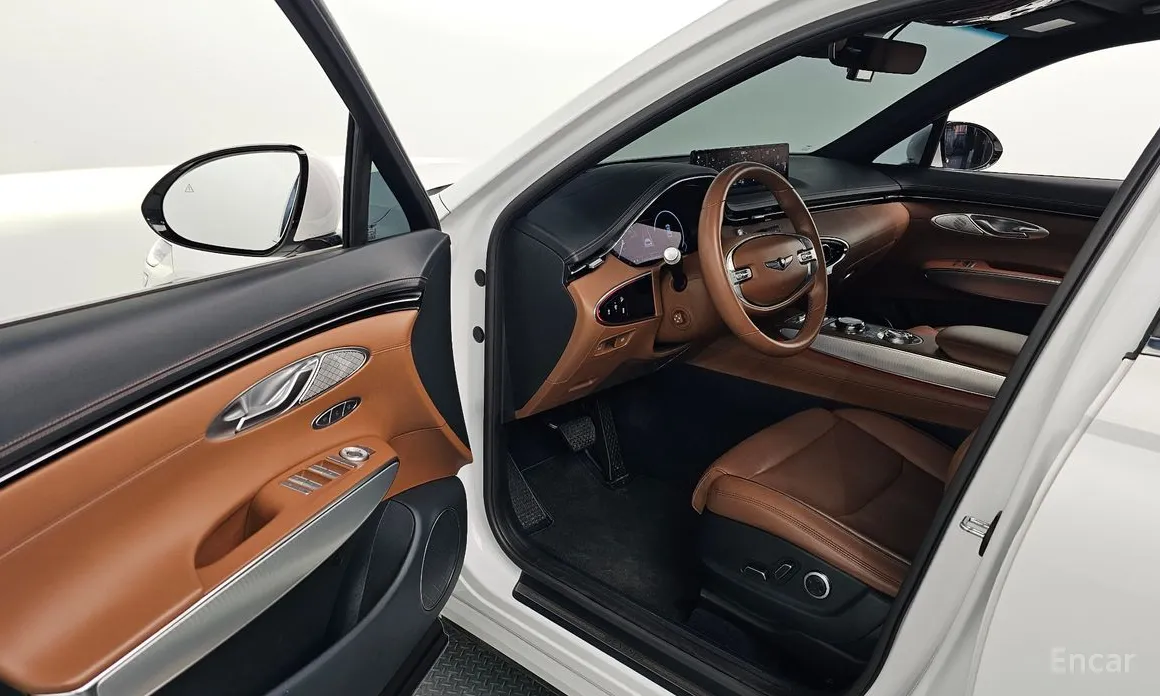 Фото 11 - Genesis GV70