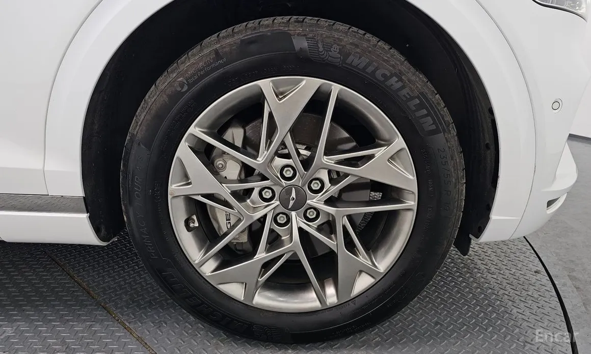 Фото 5 - Genesis GV70