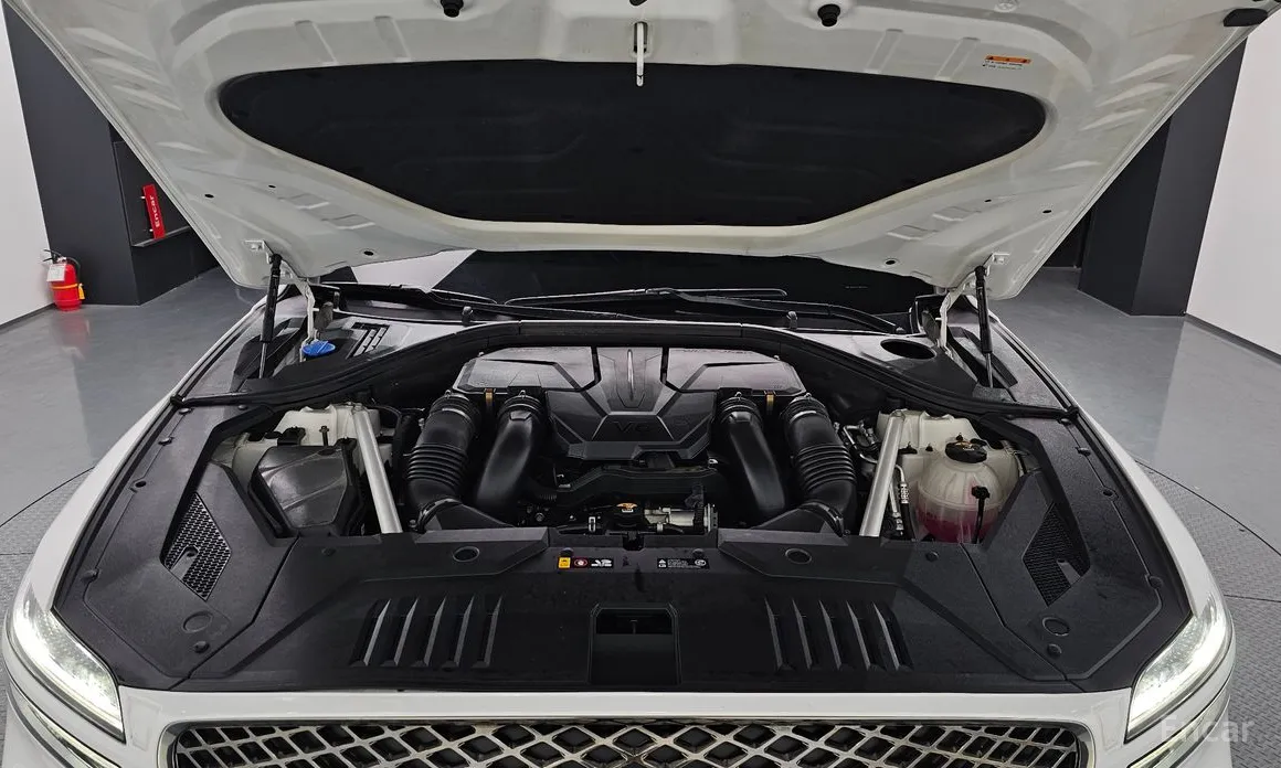 Фото 6 - Genesis GV70