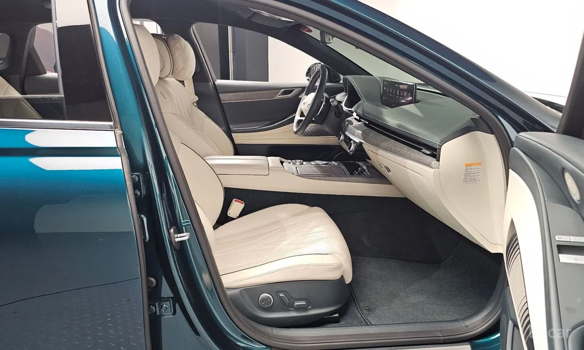 Фото 11 - Genesis G80