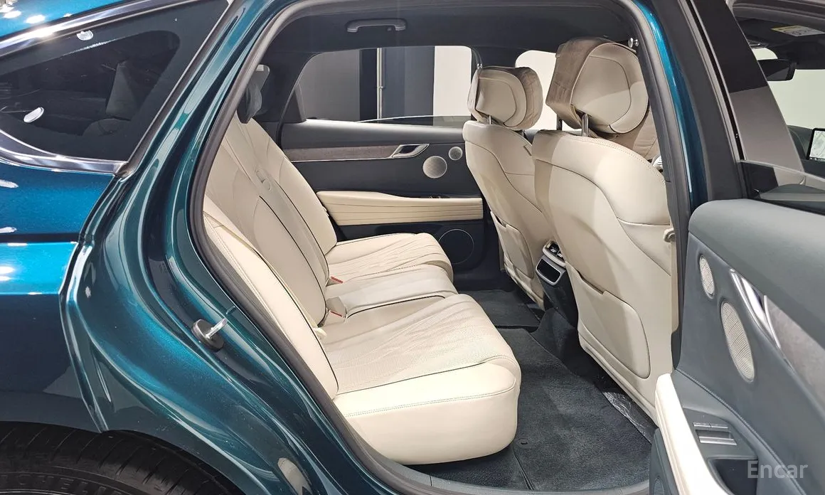 Фото 12 - Genesis G80