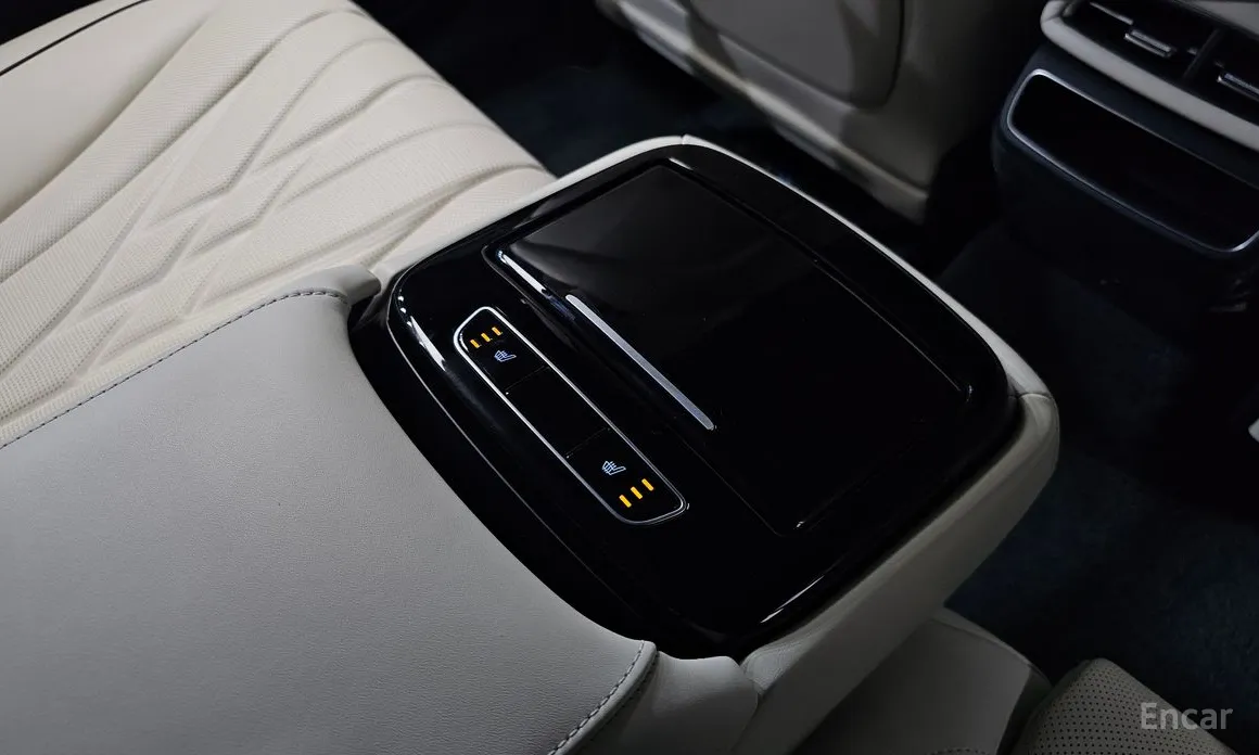 Фото 19 - Genesis G80