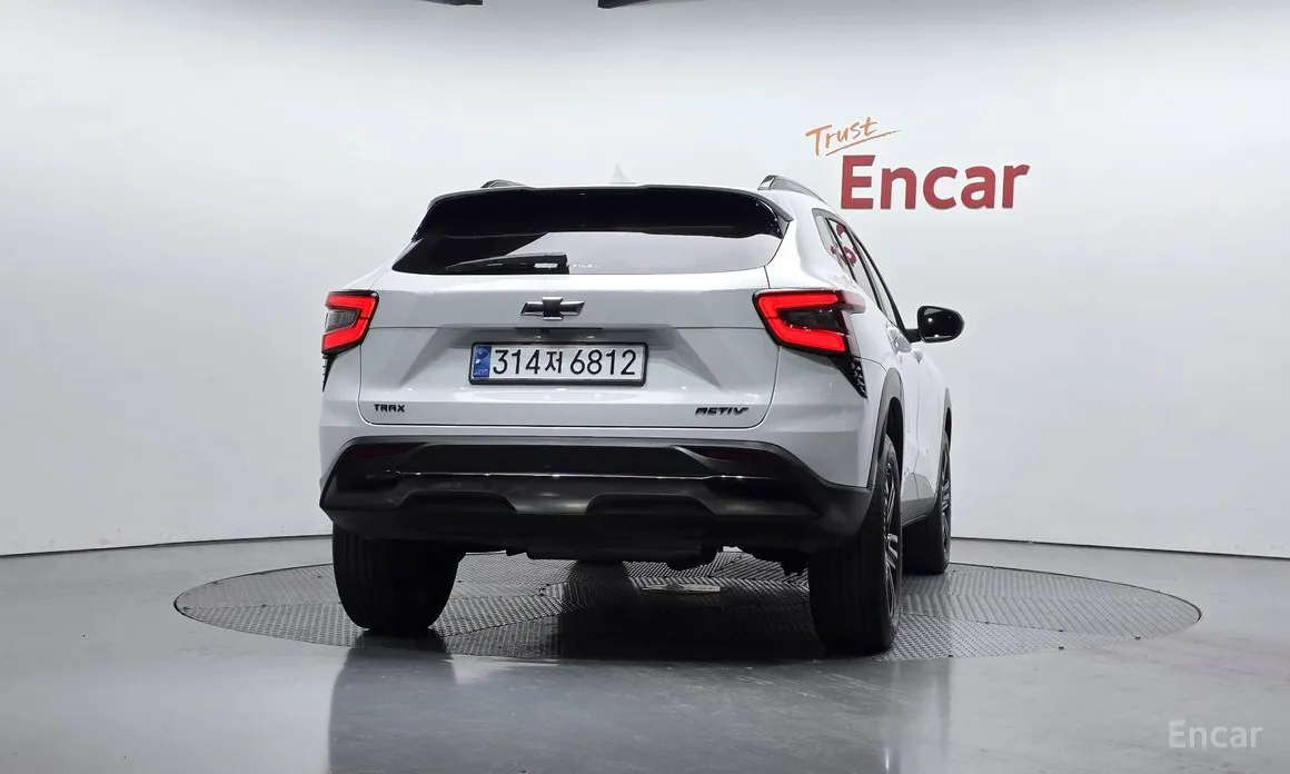 Фото 4 - Chevrolet Trax