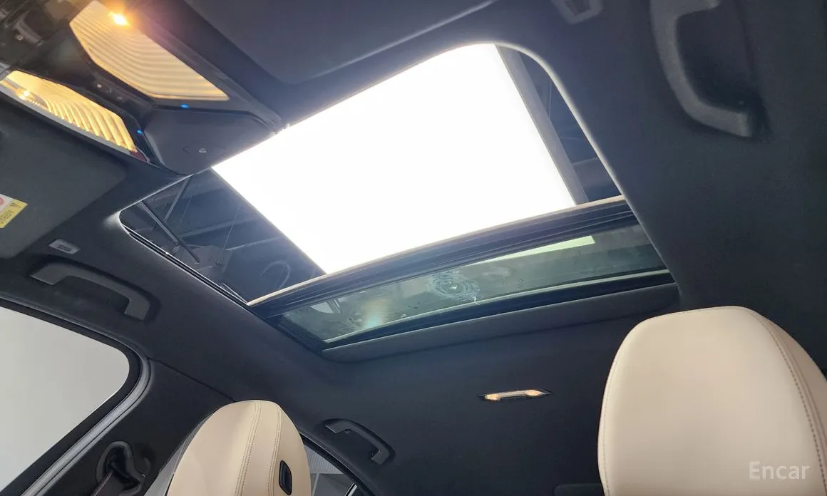 Photo 18 - BMW 3 Series