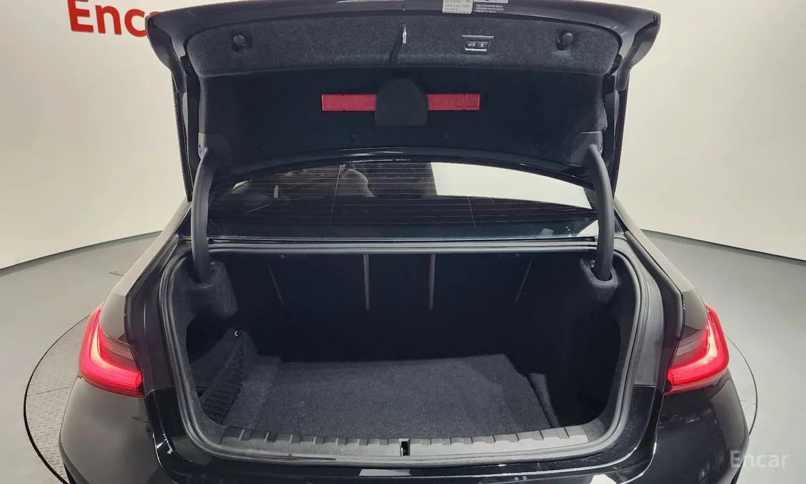 Photo 20 - BMW 3 Series