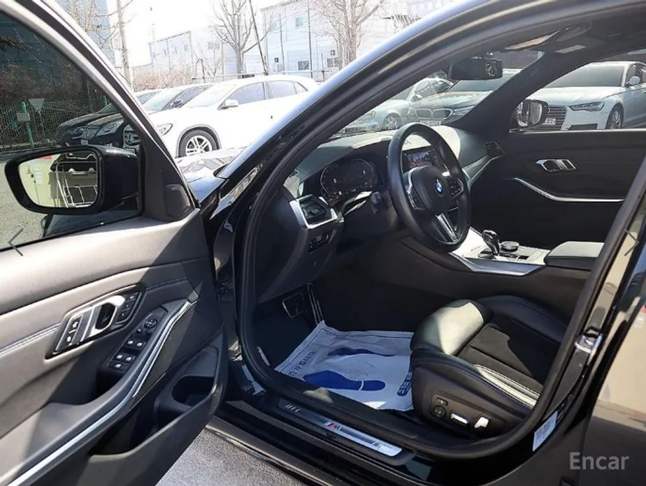 Photo 6 - BMW 3 Series