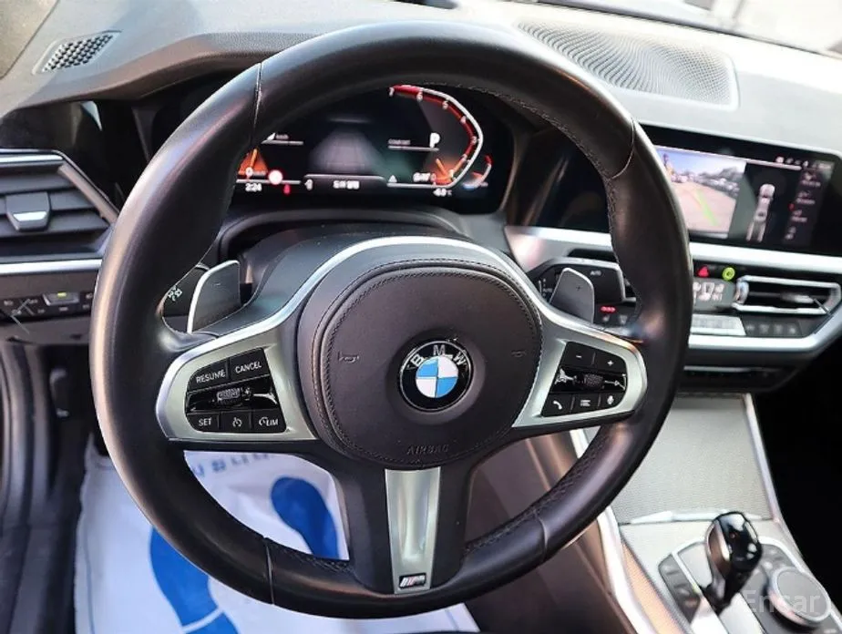 Photo 8 - BMW 3 Series