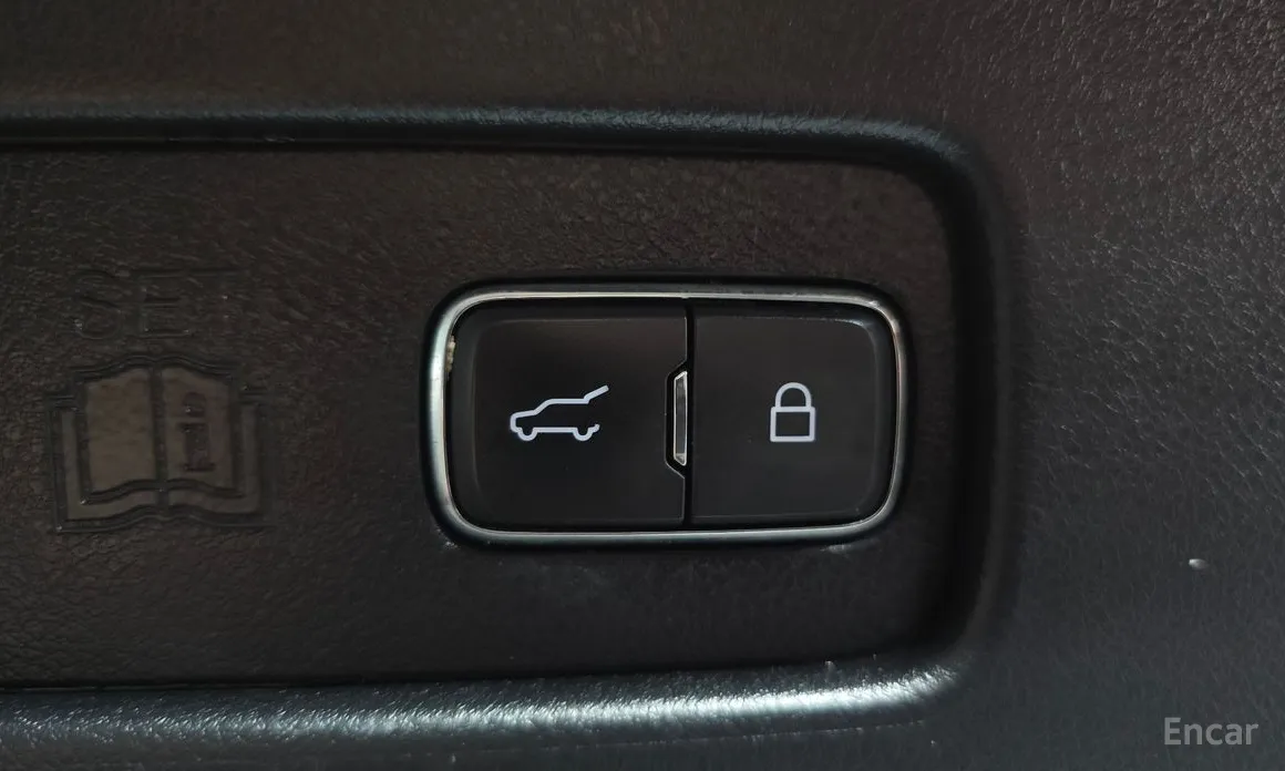 Фото 19 - Lincoln Aviator