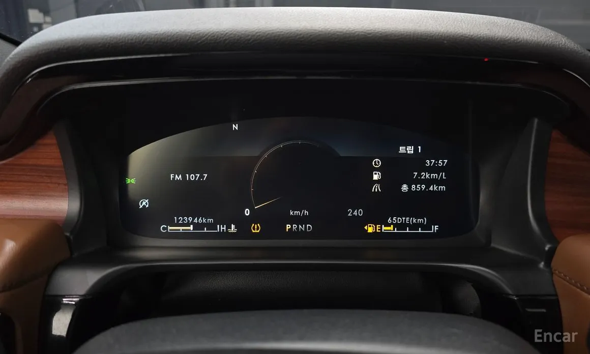 Фото 8 - Lincoln Aviator