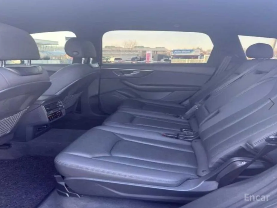 Фото 4 - Audi Q7