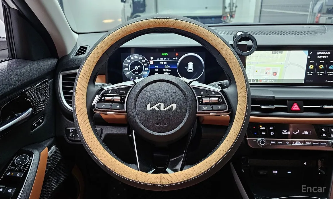 Фото 13 - Kia Seltos