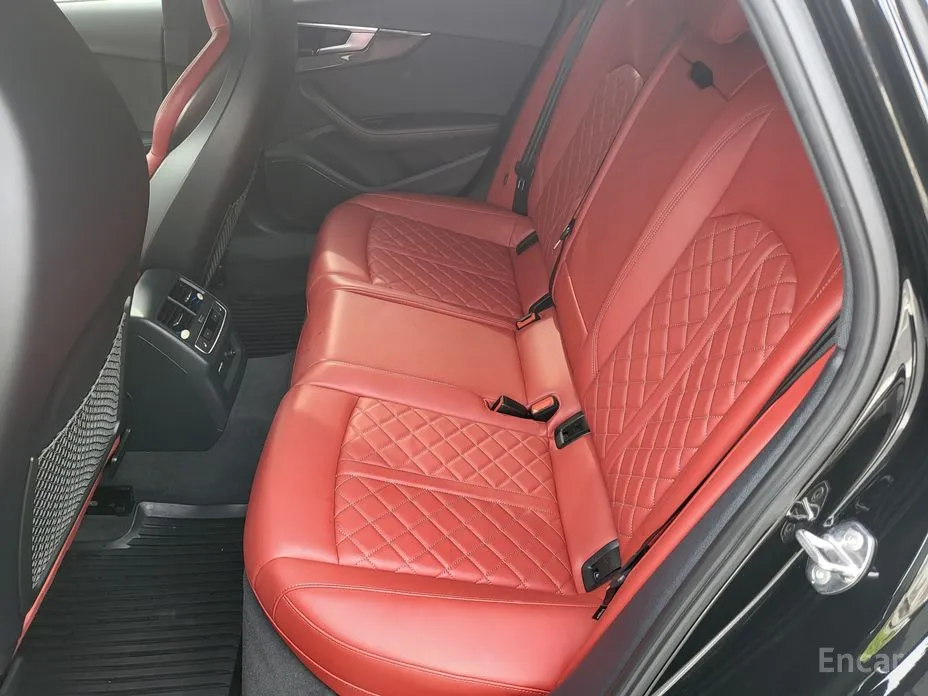 Фото 12 - Audi S4