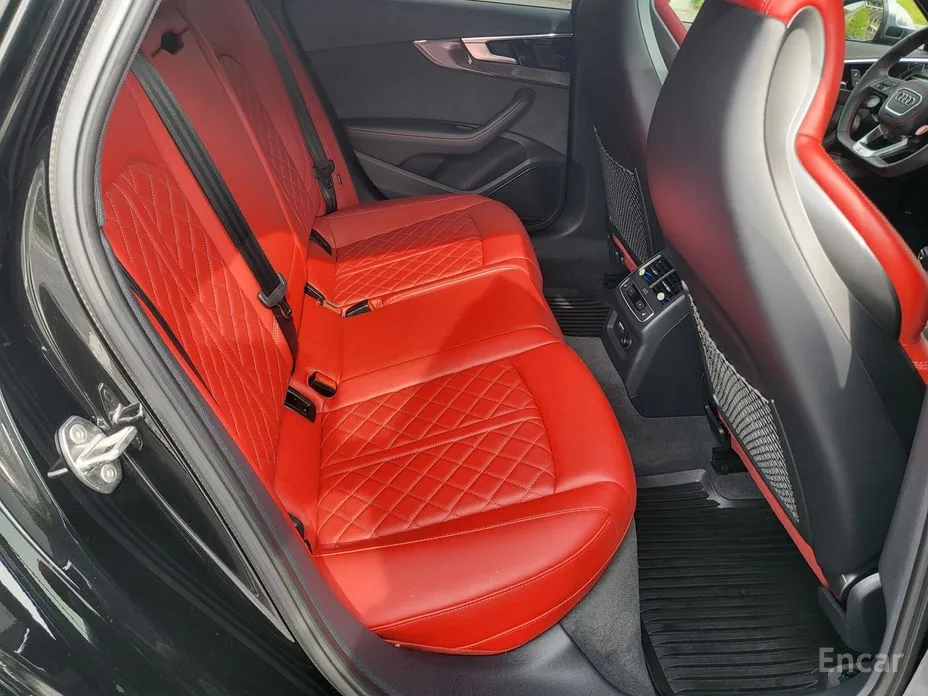 Фото 13 - Audi S4