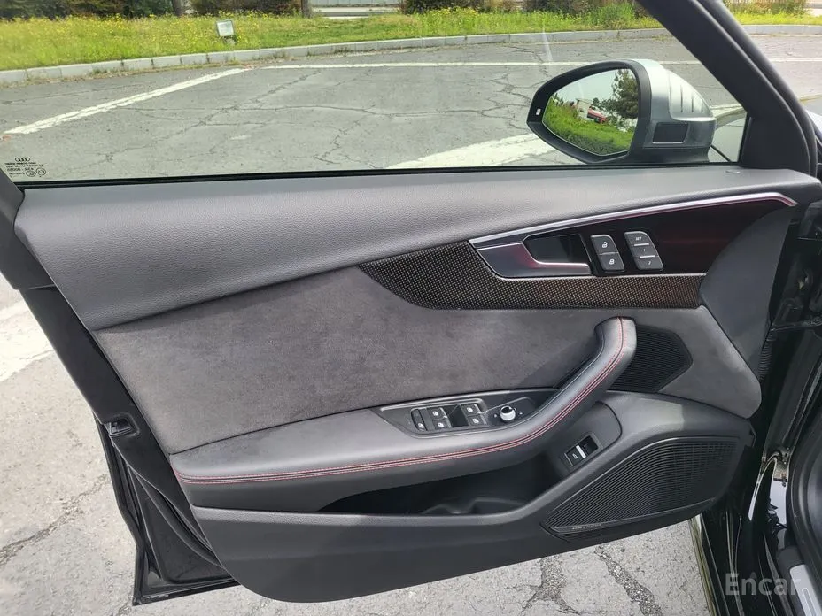 Фото 16 - Audi S4