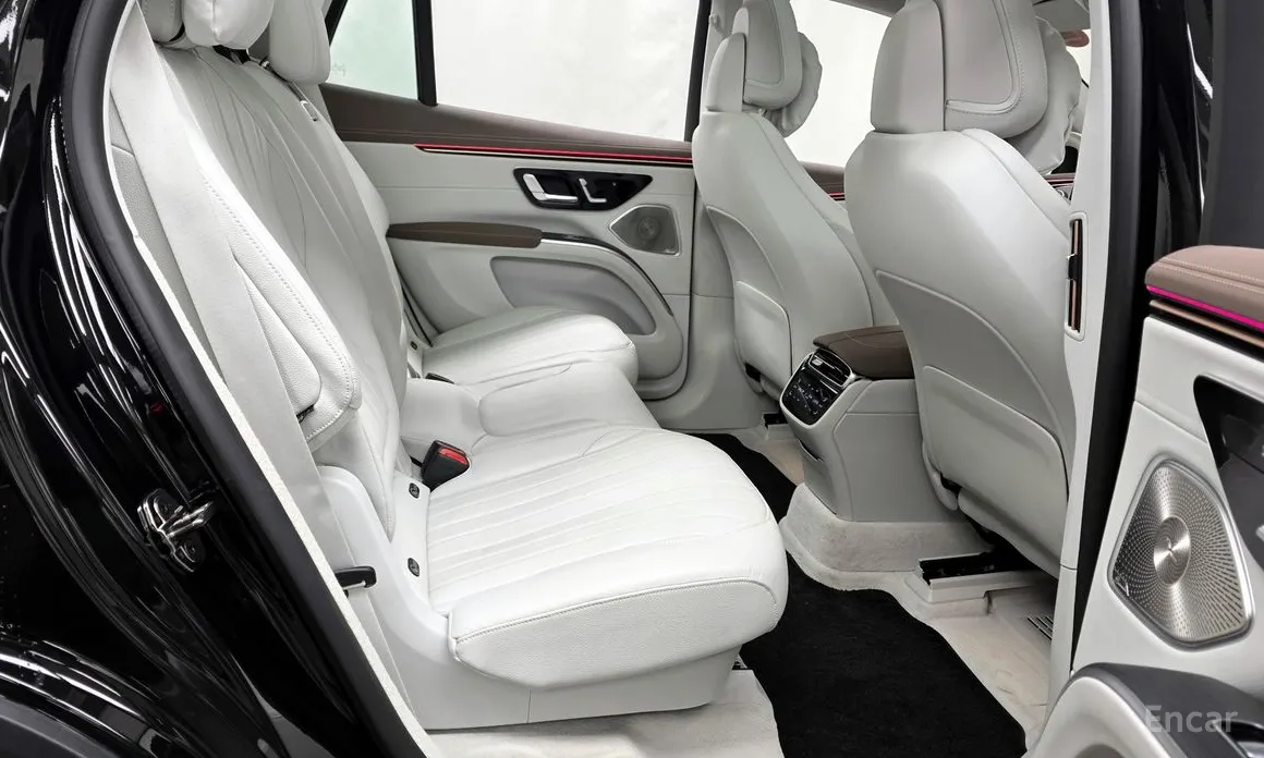 Фото 12 - Mercedes-Benz EQS