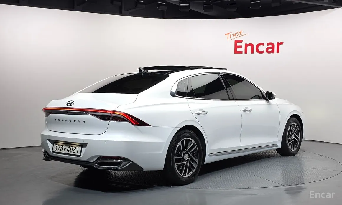 Фото 2 - Hyundai Grandeur