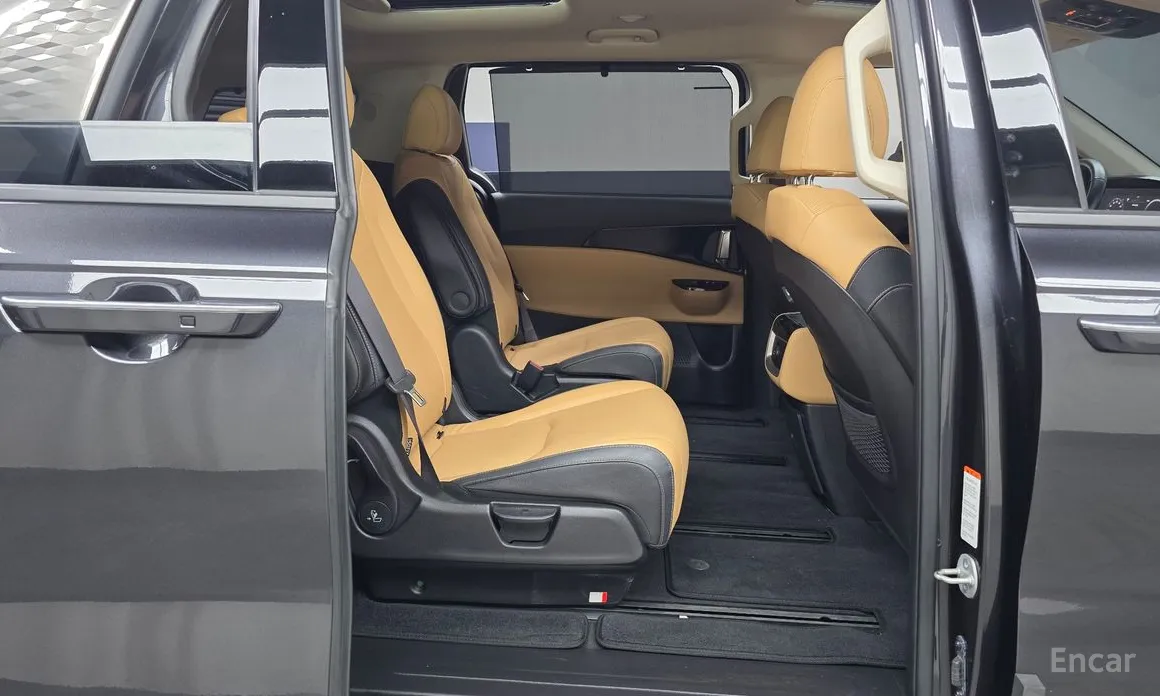 Фото 12 - Kia Carnival