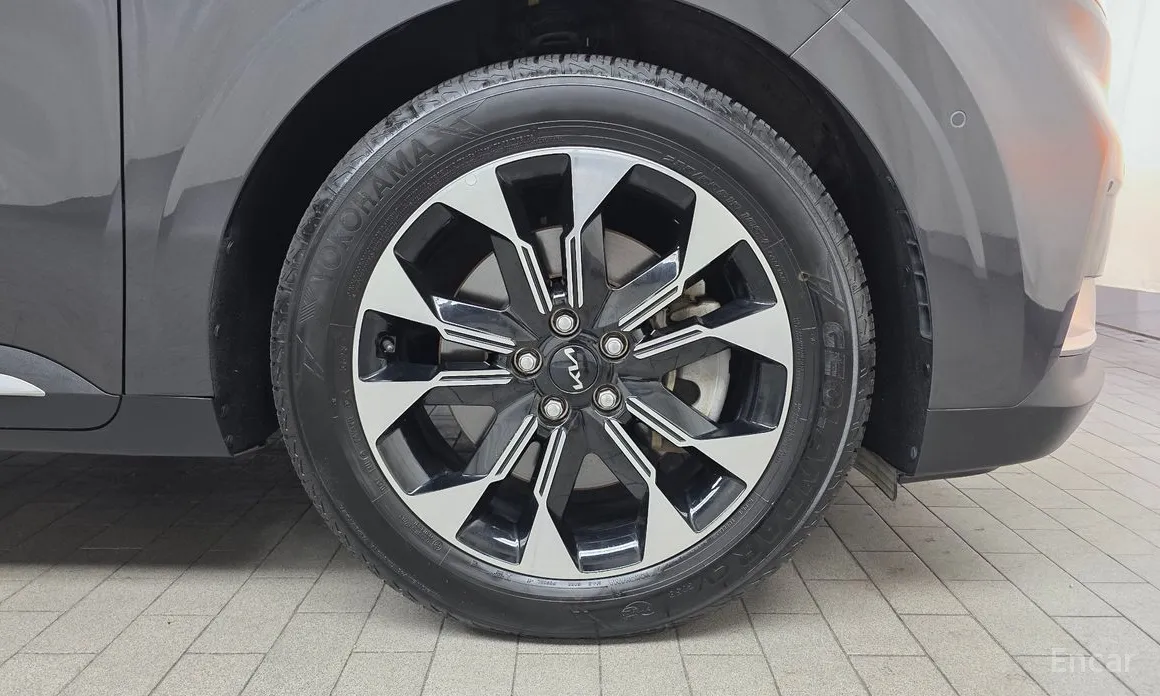 Фото 5 - Kia Carnival