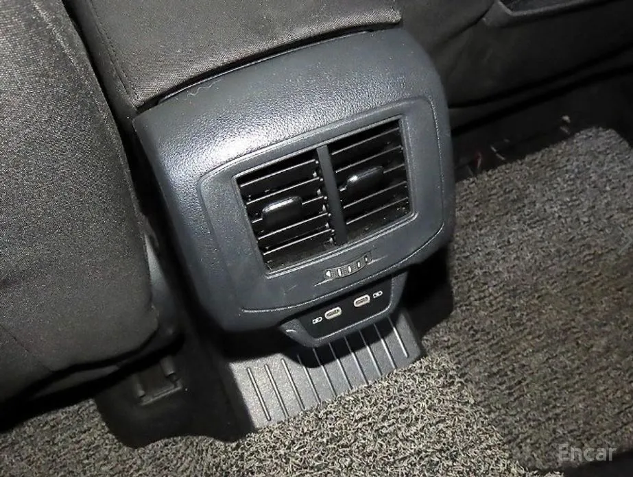 Фото 13 - Volkswagen T-Roc