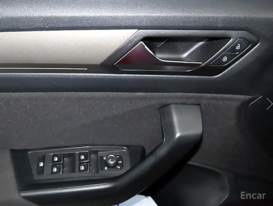 Фото 14 - Volkswagen T-Roc