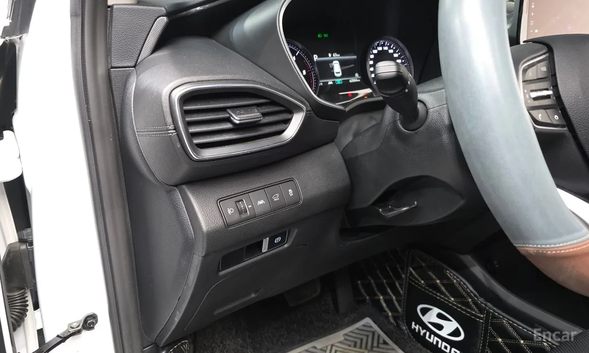 Фото 13 - Hyundai Santa Fe