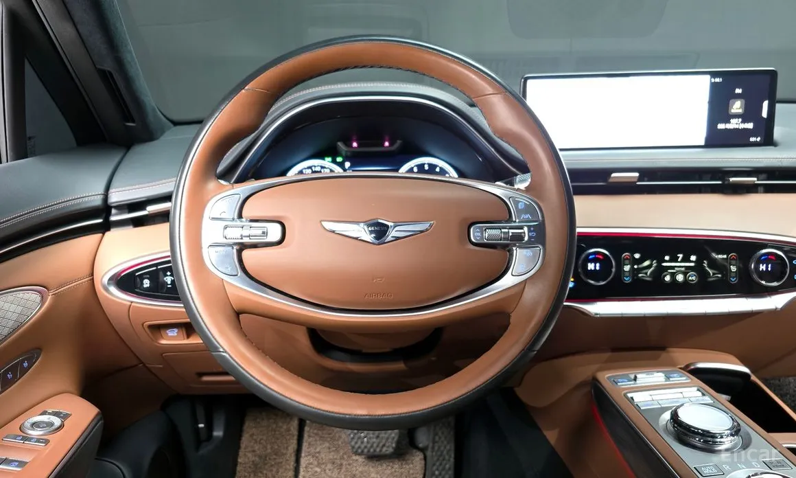 Фото 13 - Genesis GV70