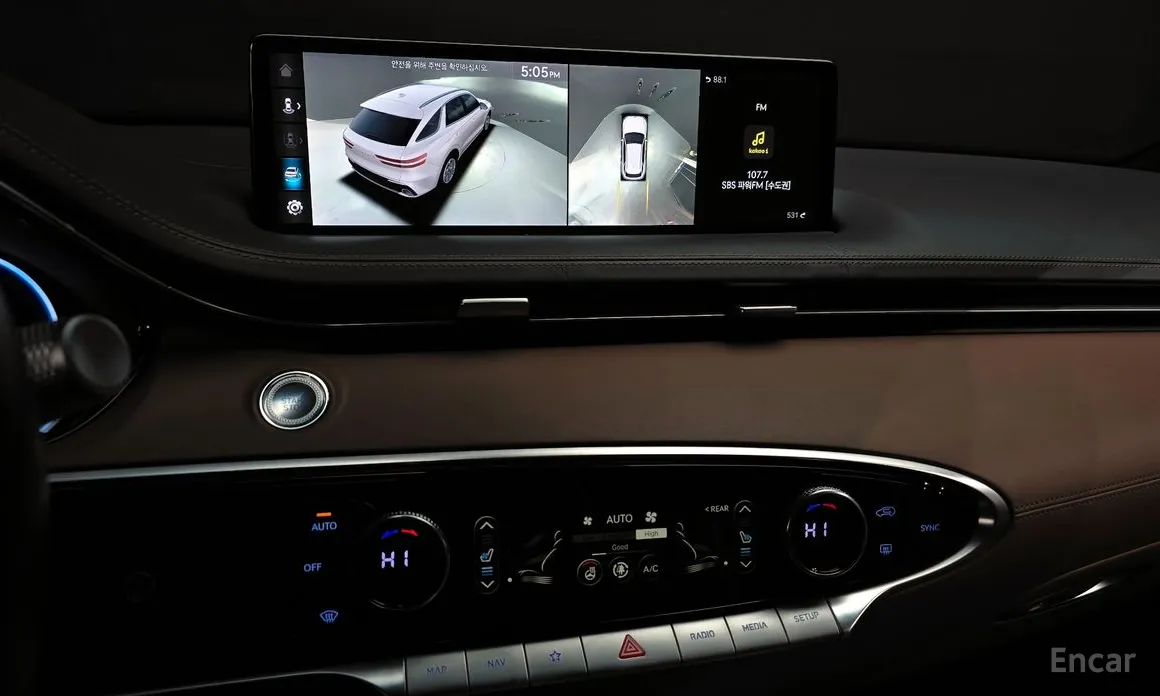 Фото 15 - Genesis GV70