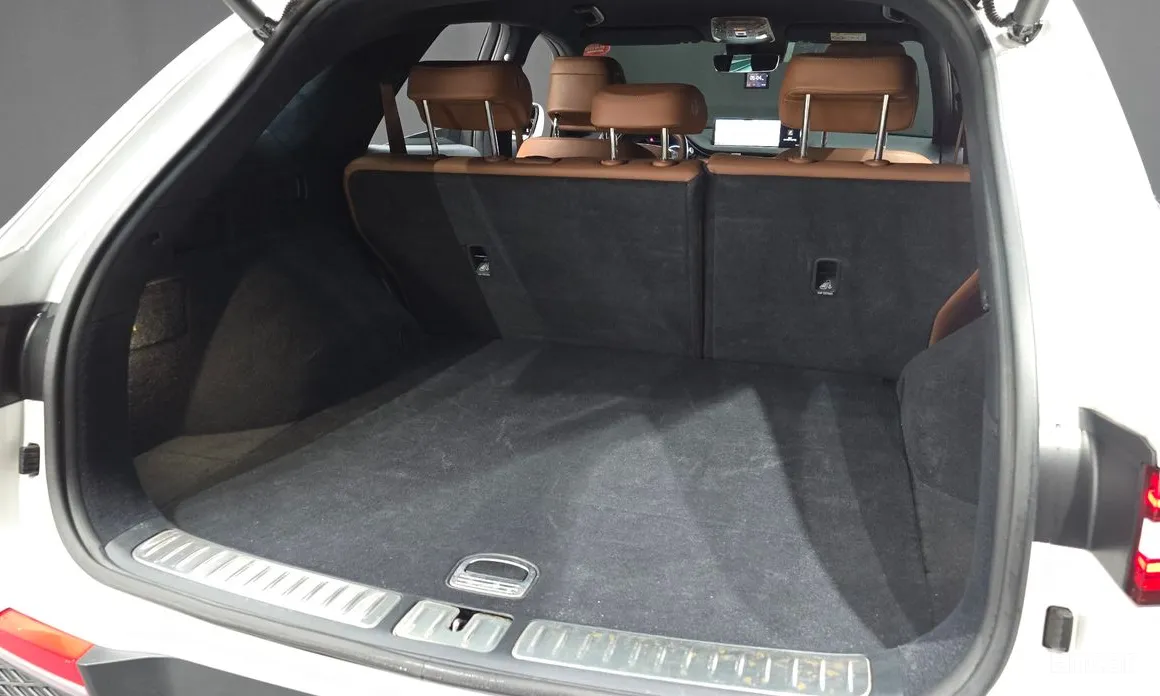 Фото 20 - Genesis GV70