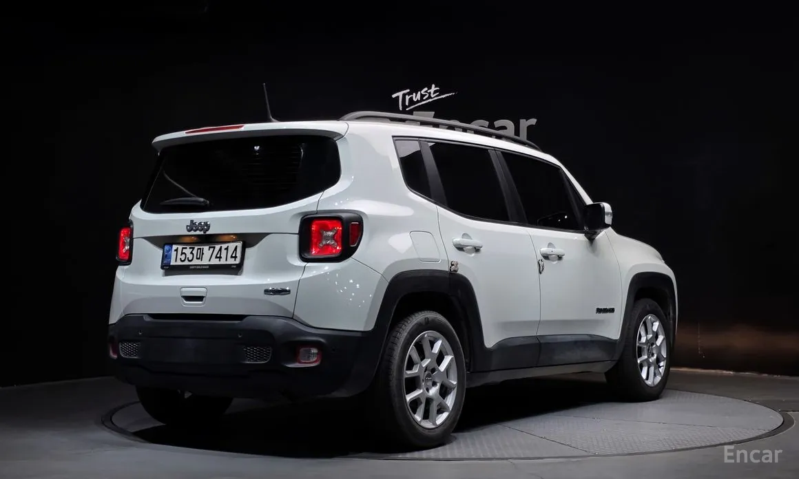 Фото 2 - Jeep Renegade