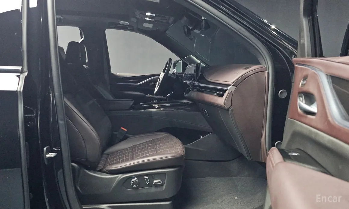 Фото 11 - Cadillac Escalade