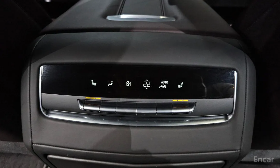 Фото 18 - Cadillac Escalade