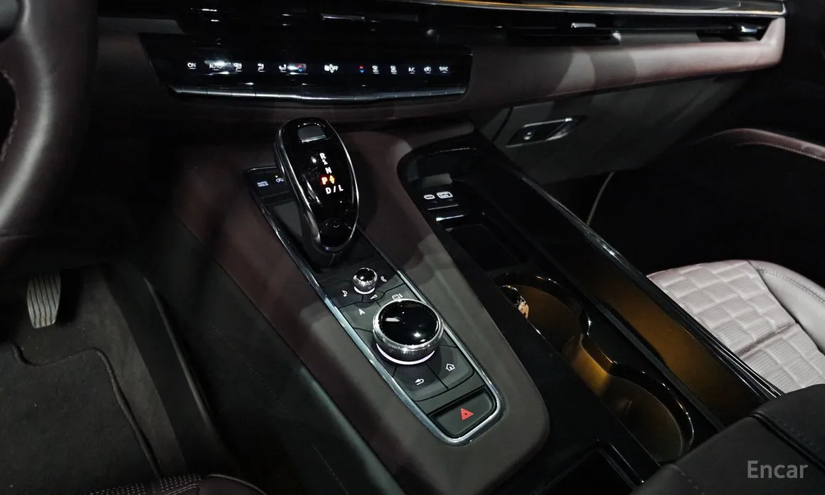 Фото 9 - Cadillac Escalade