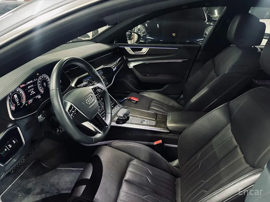 Фото 10 - Audi A7