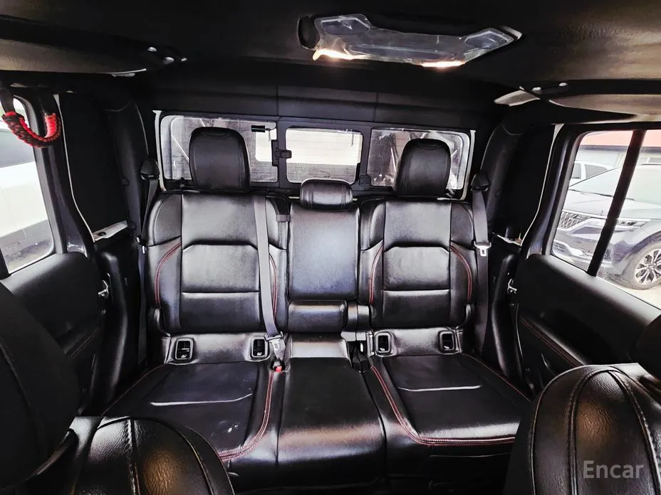 Фото 13 - Jeep Gladiator