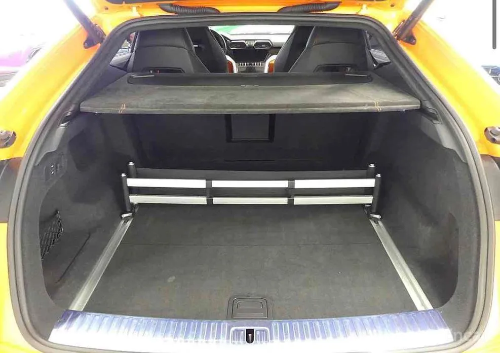 Фото 11 - Lamborghini Urus