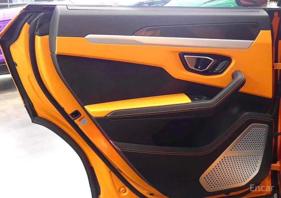 Фото 12 - Lamborghini Urus