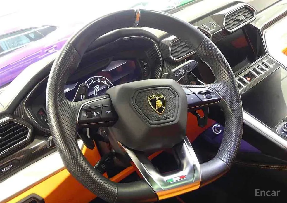 Фото 17 - Lamborghini Urus