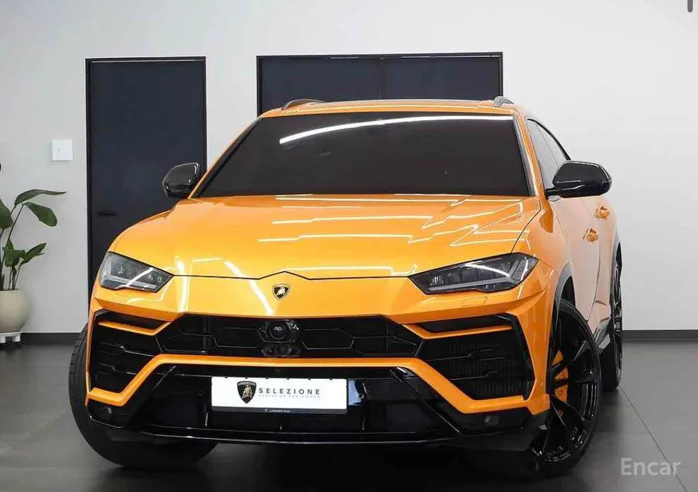 Фото 2 - Lamborghini Urus