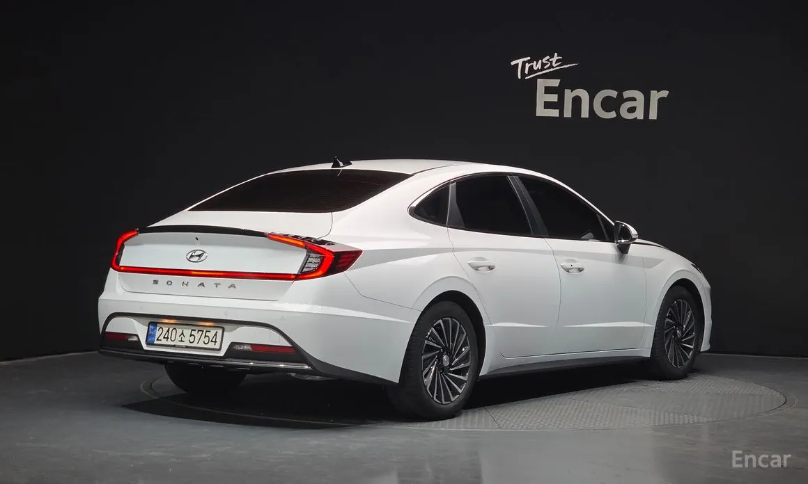 Фото 2 - Hyundai Sonata