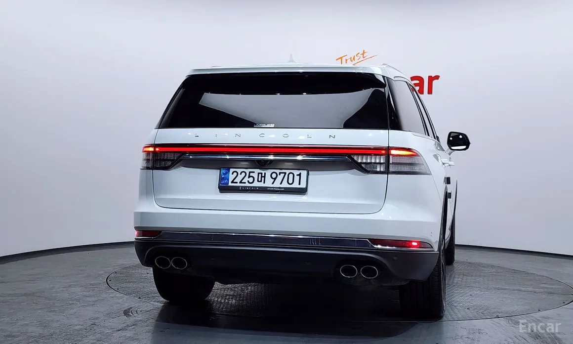 Фото 4 - Lincoln Aviator
