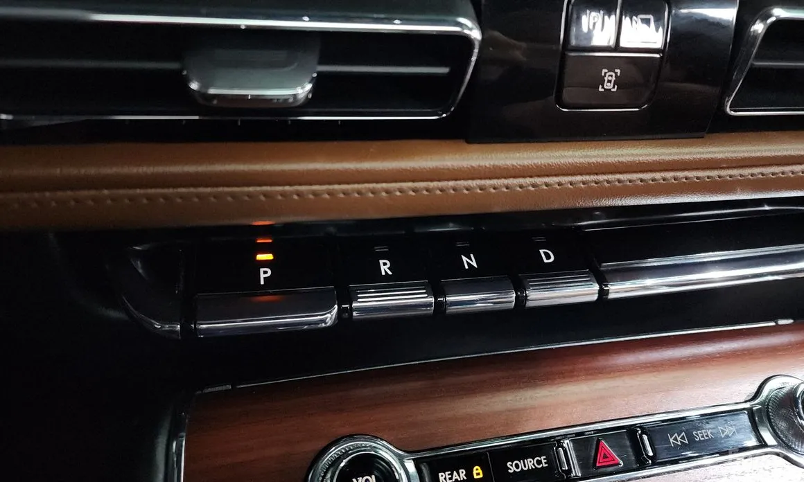 Фото 9 - Lincoln Aviator