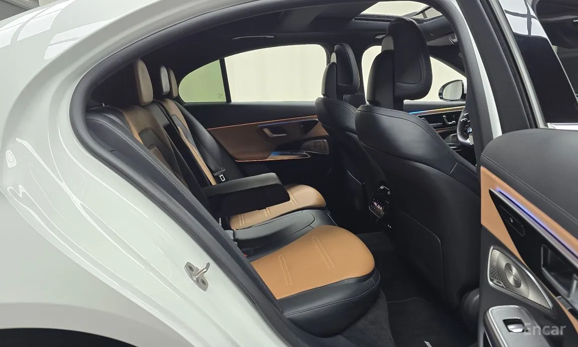 Фото 12 - Mercedes-Benz E-Class